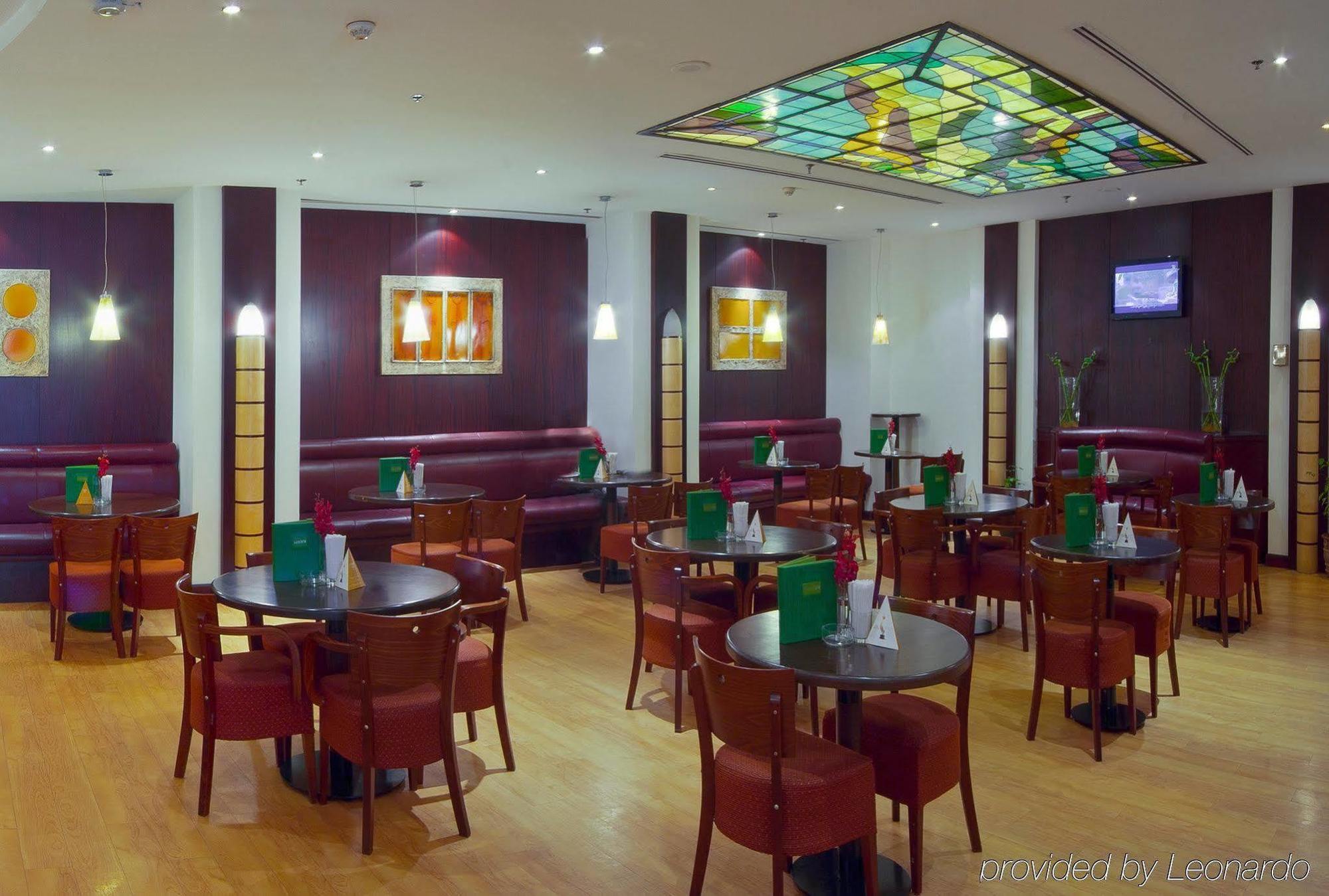 Holiday Inn Al Salam Джидда Ресторан фото